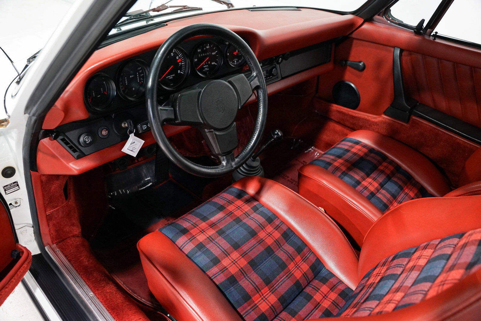 Porsche-911-1976-TARGA-8