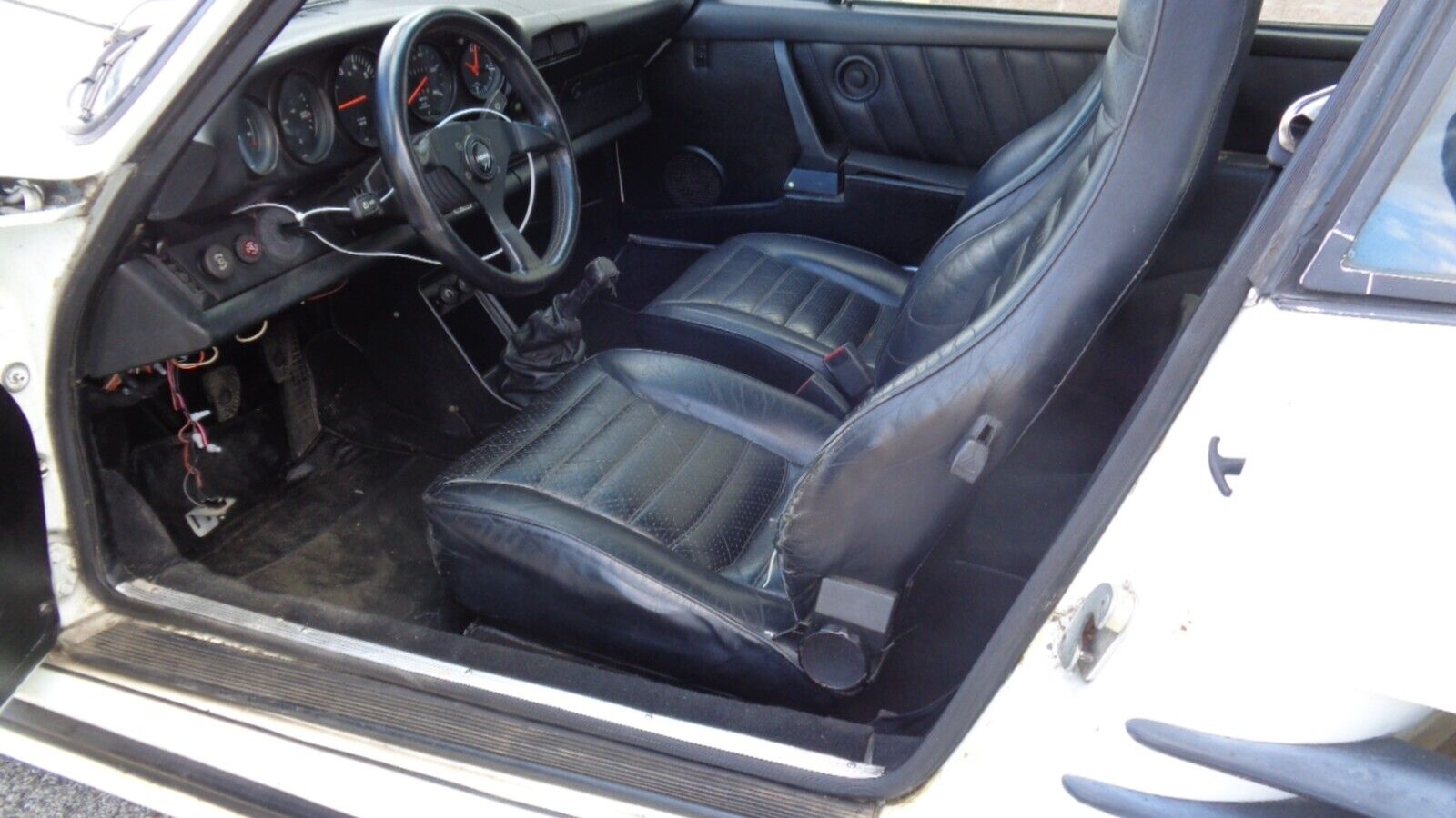Porsche-911-1980-Coupe-38