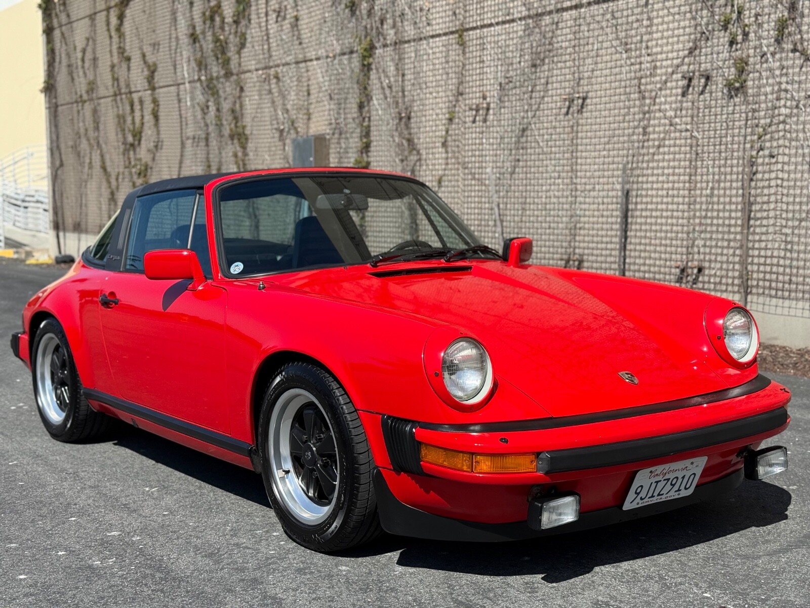 Porsche-911-1981-1