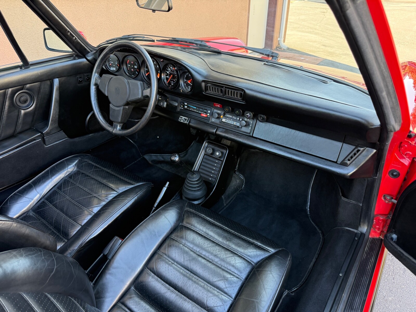 Porsche-911-1981-11