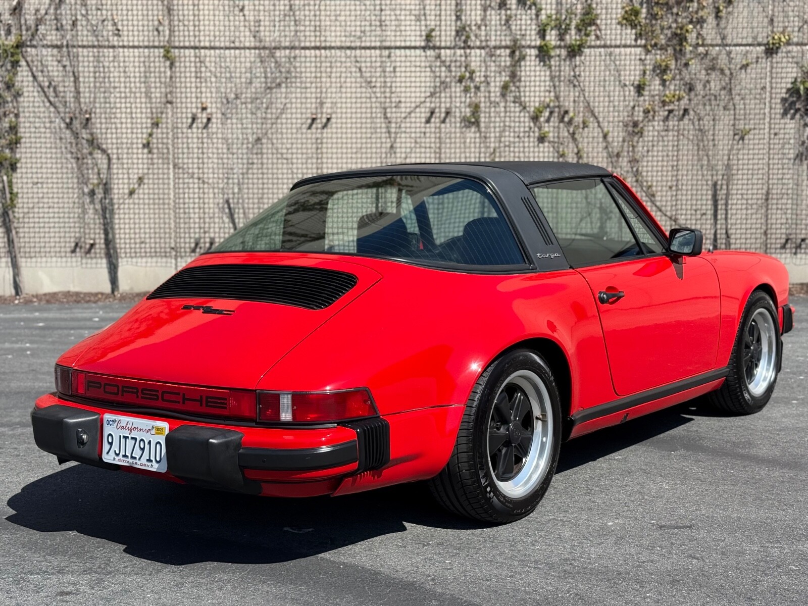 Porsche-911-1981-4
