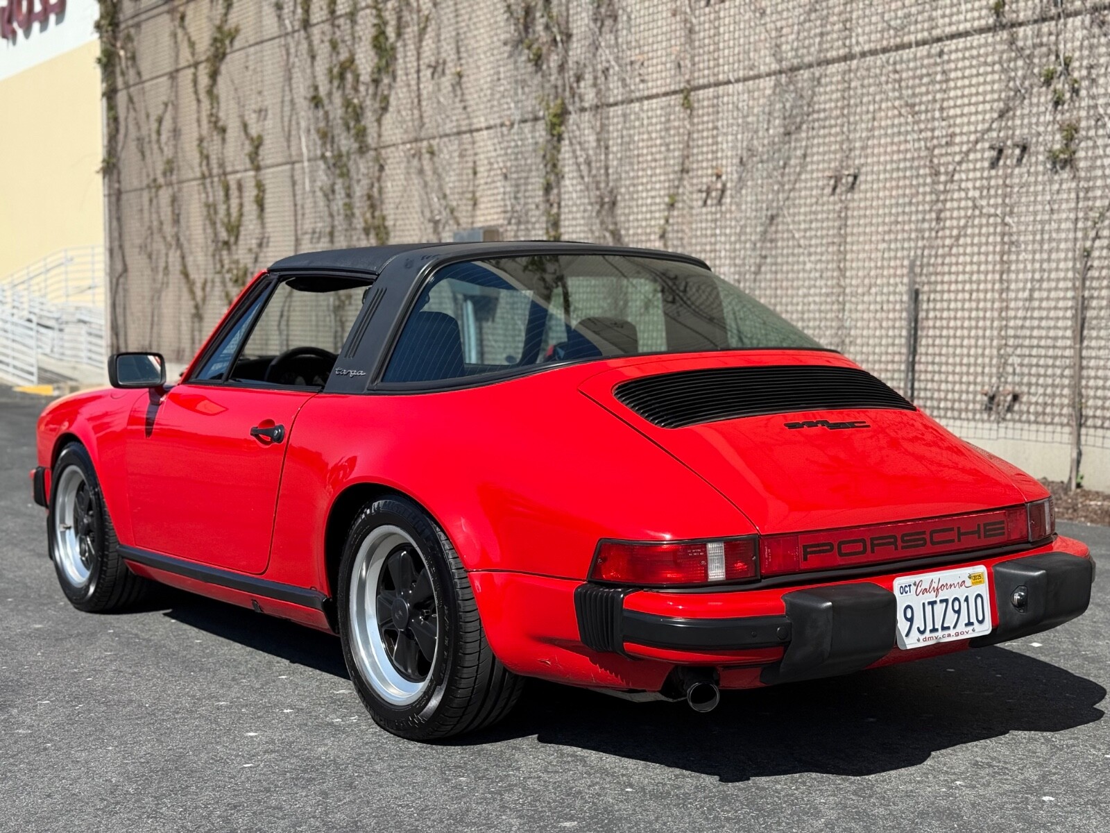 Porsche-911-1981-5