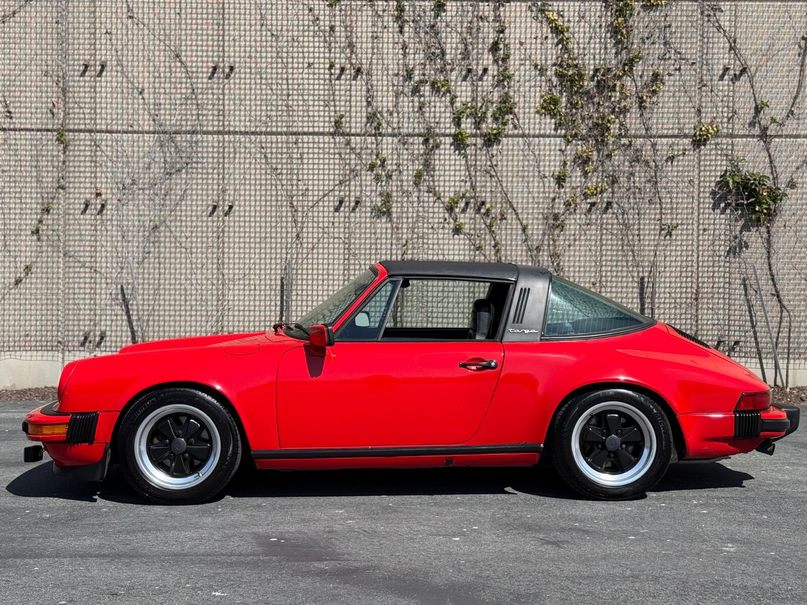 Porsche-911-1981-6