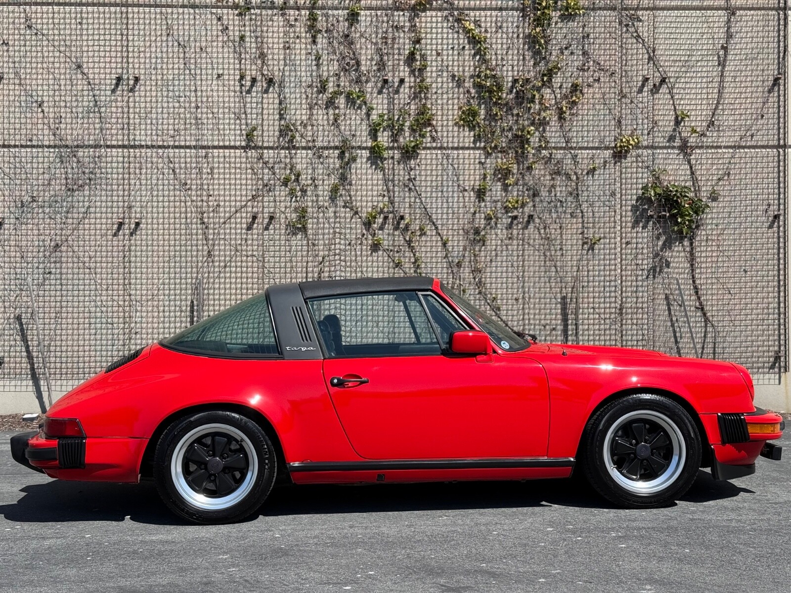 Porsche-911-1981-7