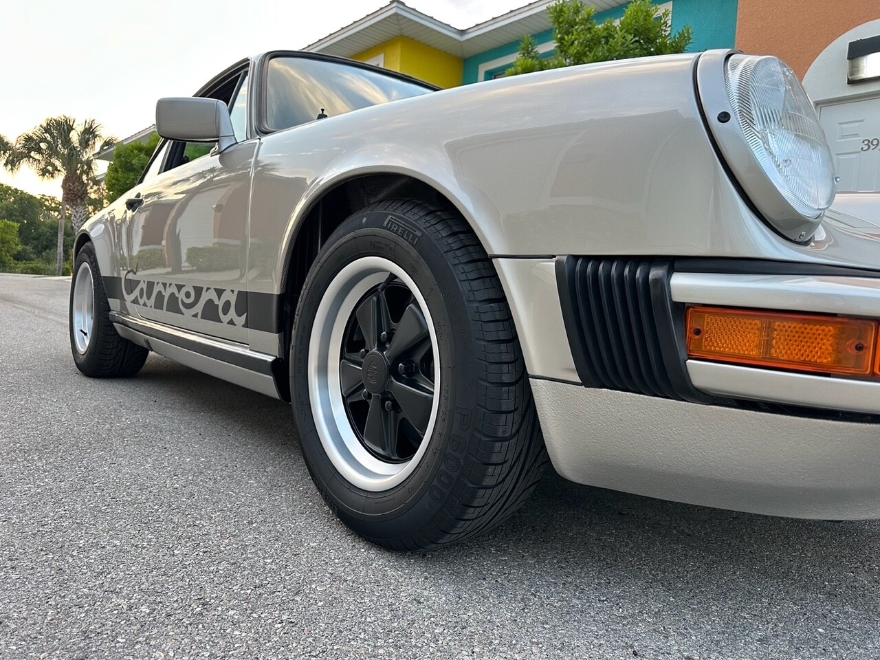 Porsche-911-1982-Coupe-1