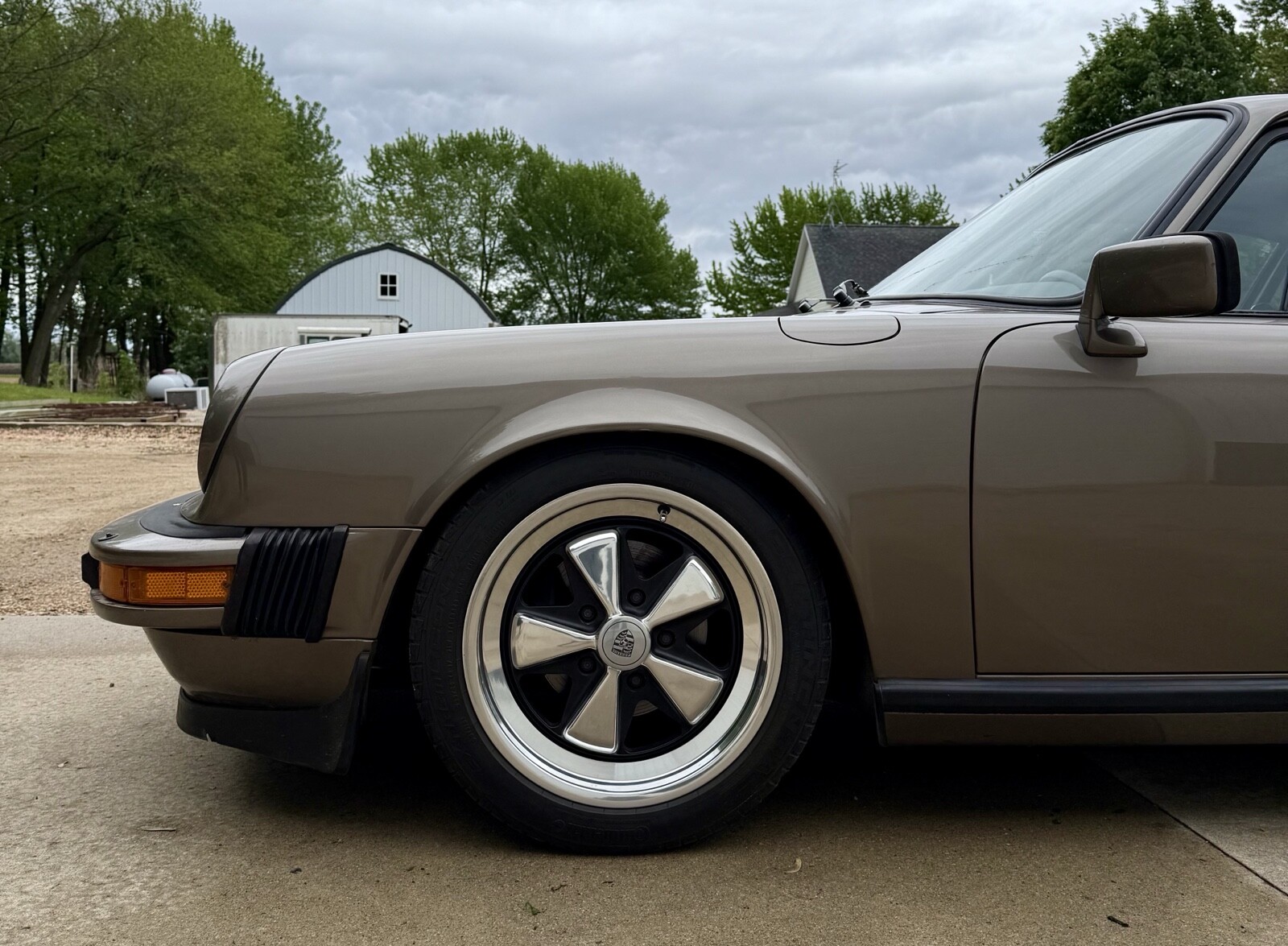 Porsche-911-1982-Coupe-11