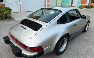 Porsche-911-1982-Coupe-12