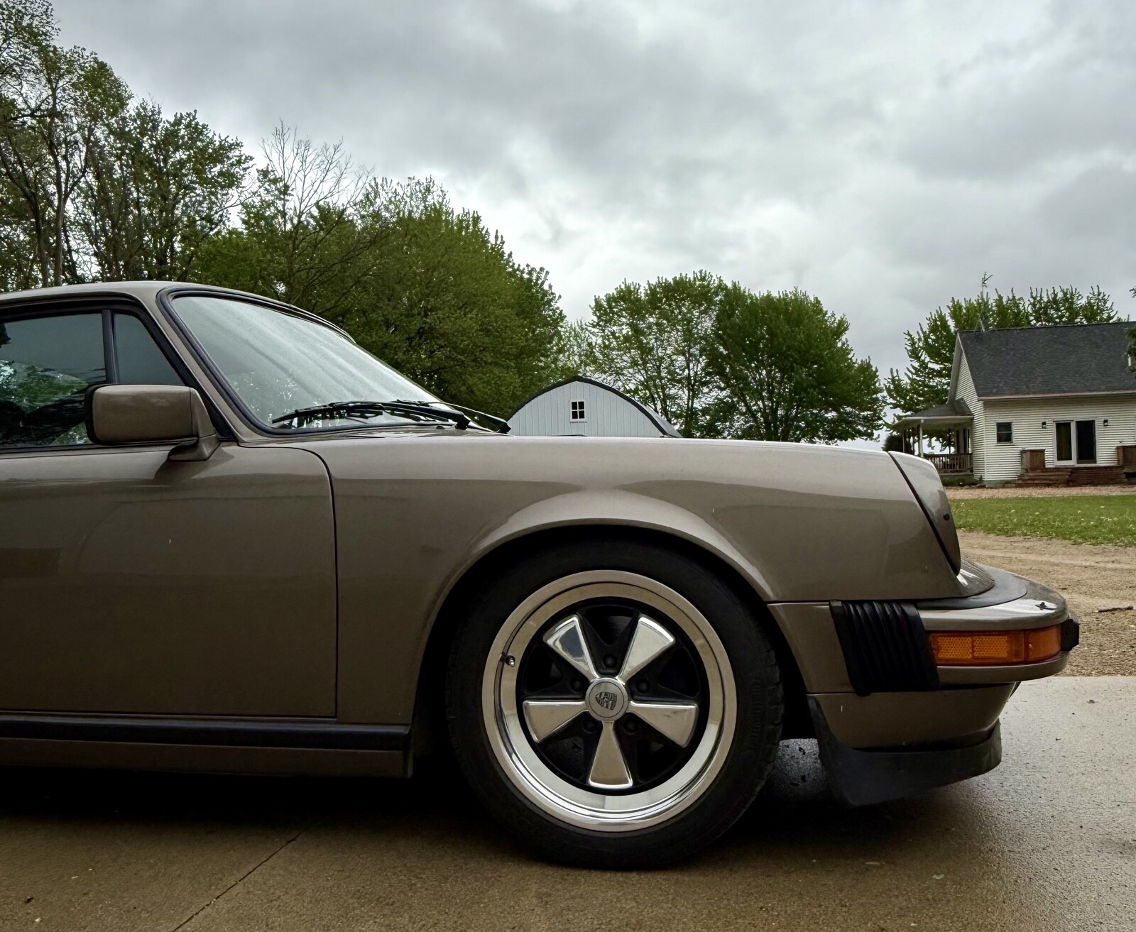 Porsche-911-1982-Coupe-12