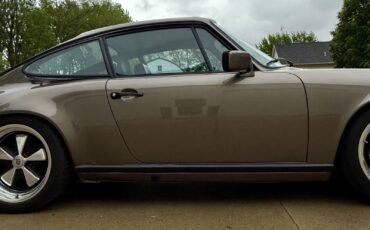 Porsche-911-1982-Coupe-13
