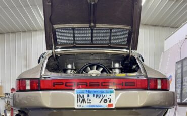 Porsche-911-1982-Coupe-19