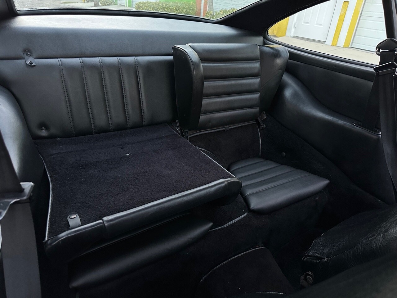 Porsche-911-1982-Coupe-20