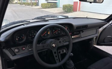 Porsche-911-1982-Coupe-22