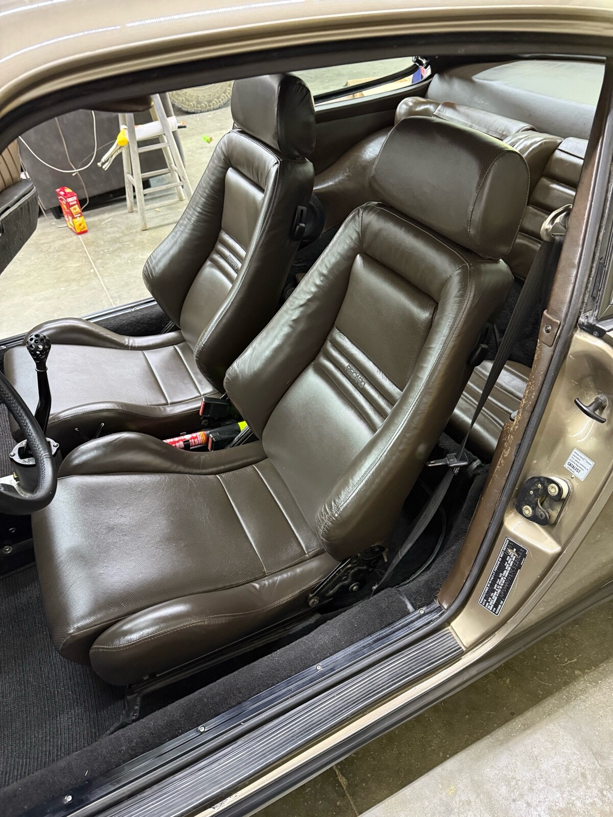 Porsche-911-1982-Coupe-24