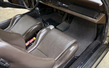 Porsche-911-1982-Coupe-25