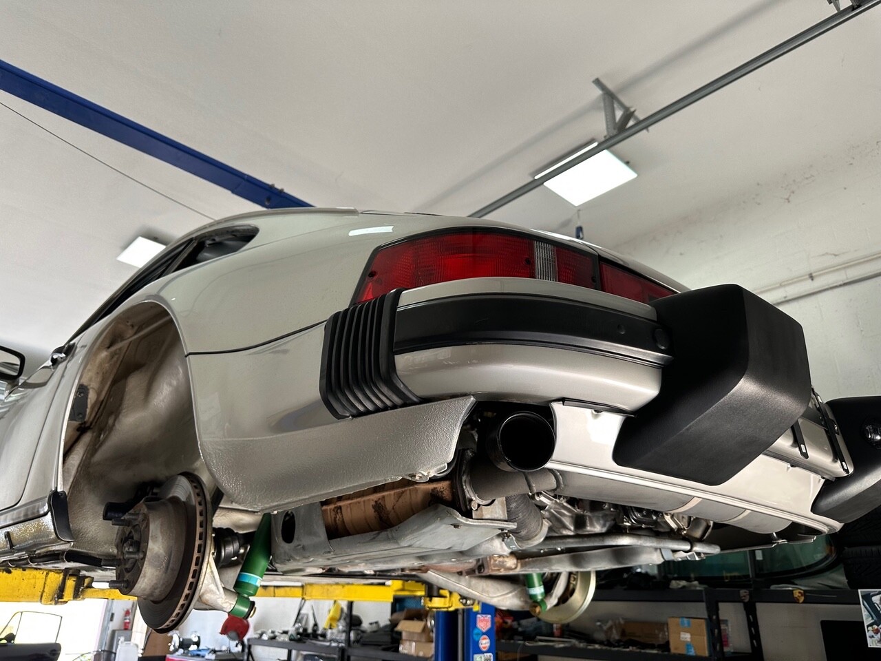 Porsche-911-1982-Coupe-37