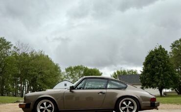 Porsche-911-1982-Coupe