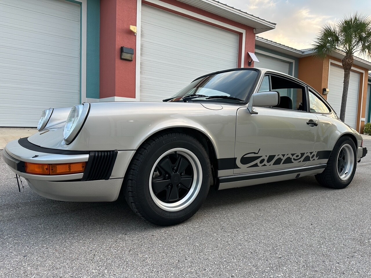 Porsche-911-1982-Coupe-4