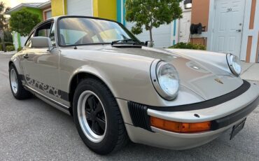 Porsche-911-1982-Coupe