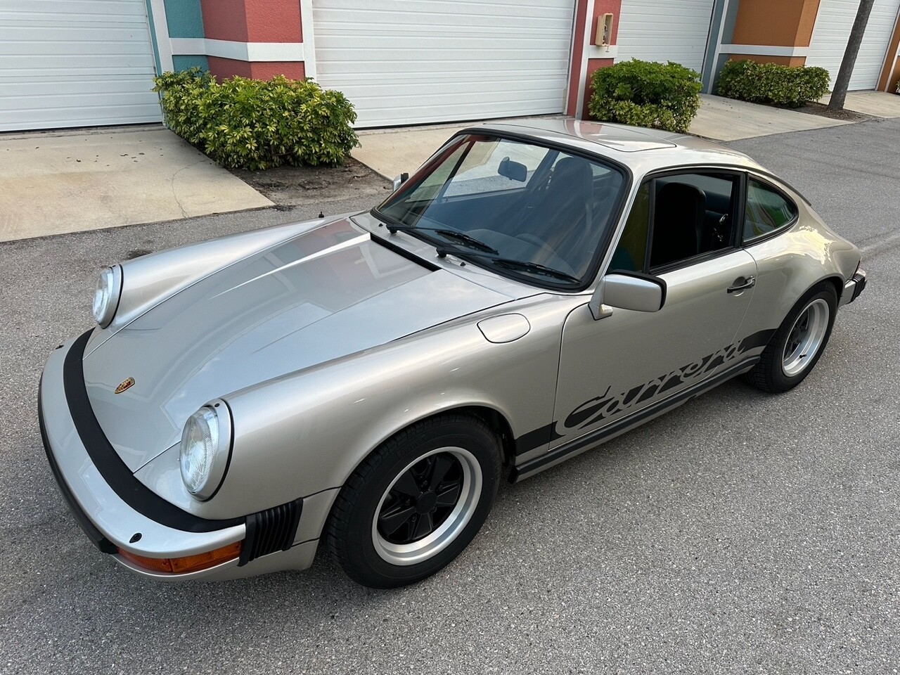 Porsche-911-1982-Coupe-5