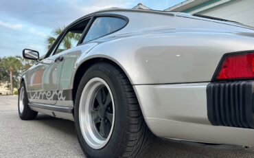 Porsche-911-1982-Coupe-8