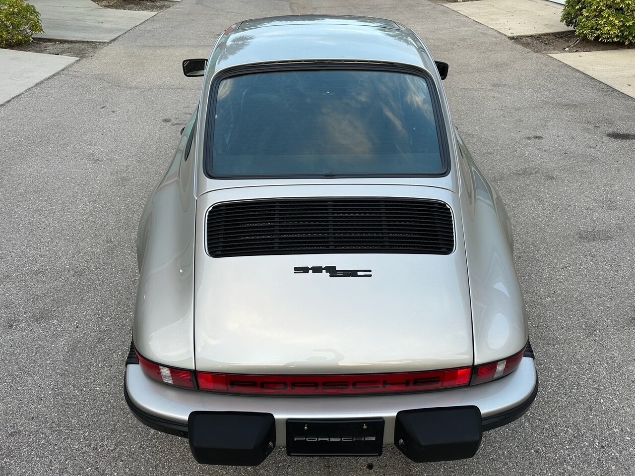 Porsche-911-1982-Coupe-9