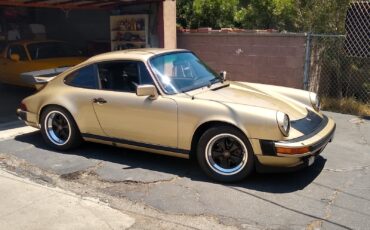 Porsche-911-1983-Coupe-13