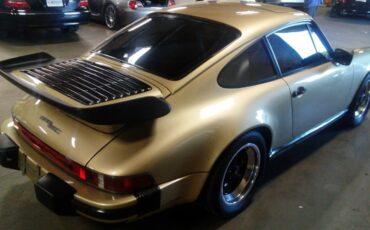 Porsche-911-1983-Coupe-3