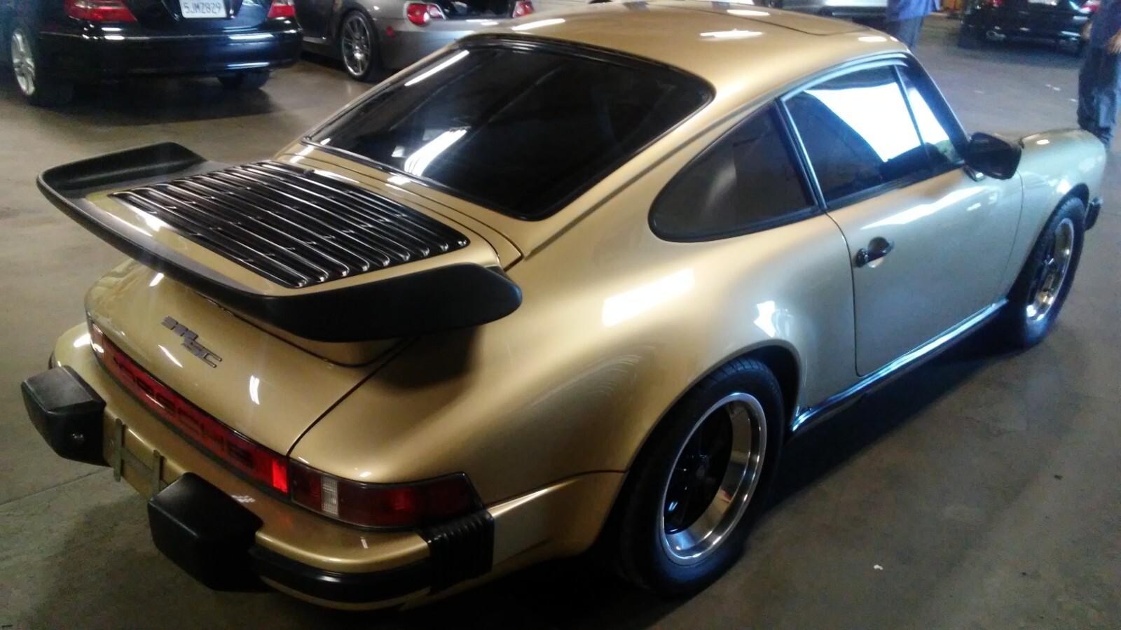 Porsche-911-1983-Coupe-3