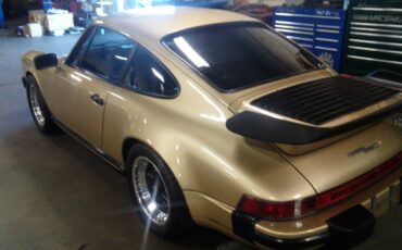 Porsche-911-1983-Coupe