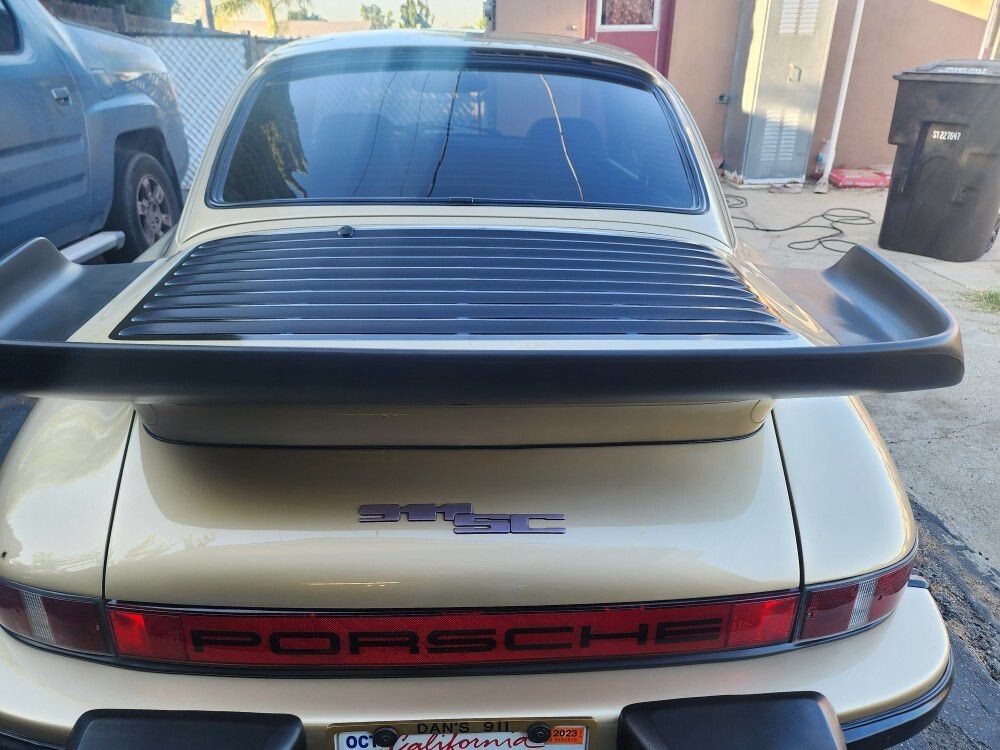 Porsche-911-1983-Coupe-5