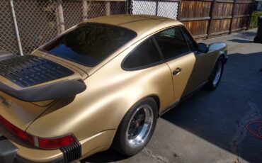 Porsche-911-1983-Coupe-9