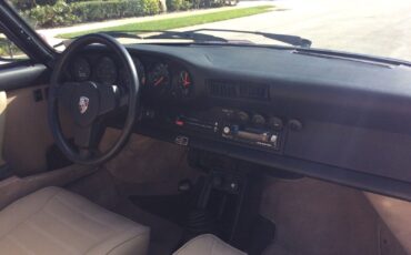 Porsche-911-1984-Targa-13