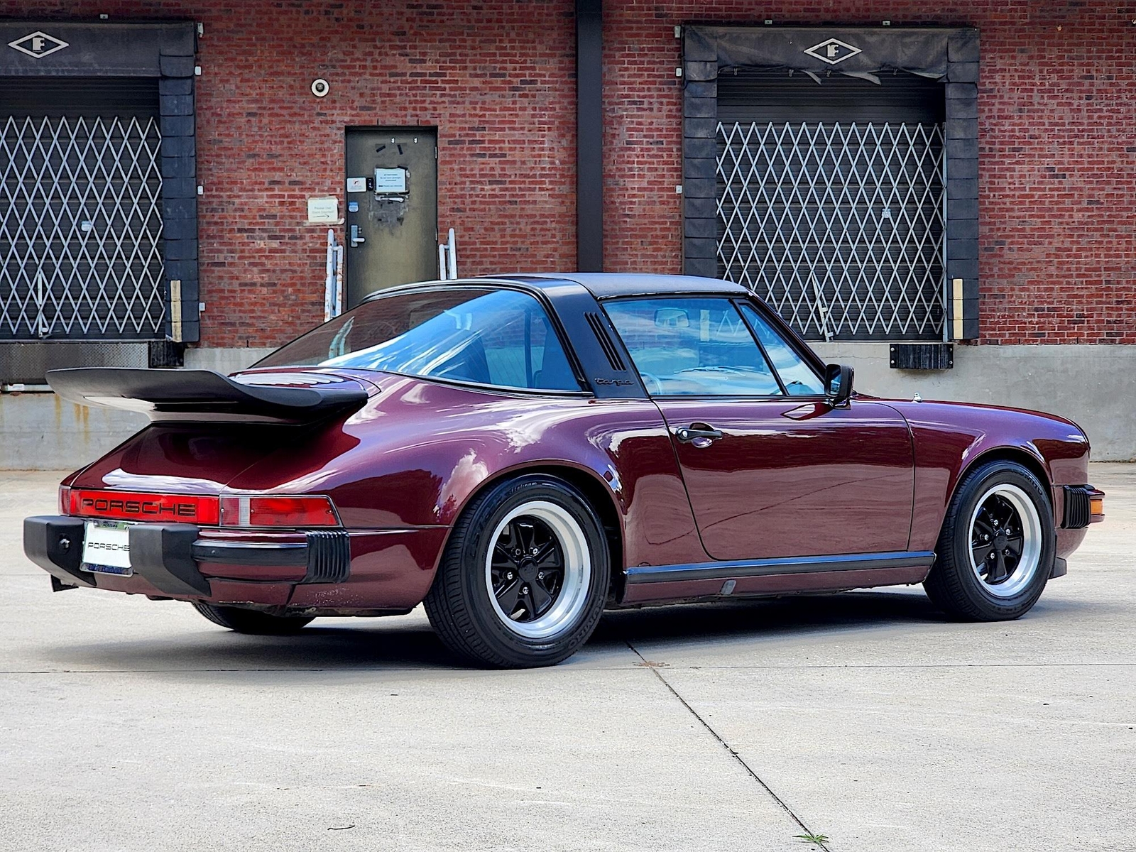Porsche-911-1984-Targa-15