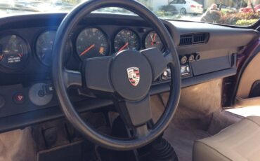 Porsche-911-1984-Targa-17