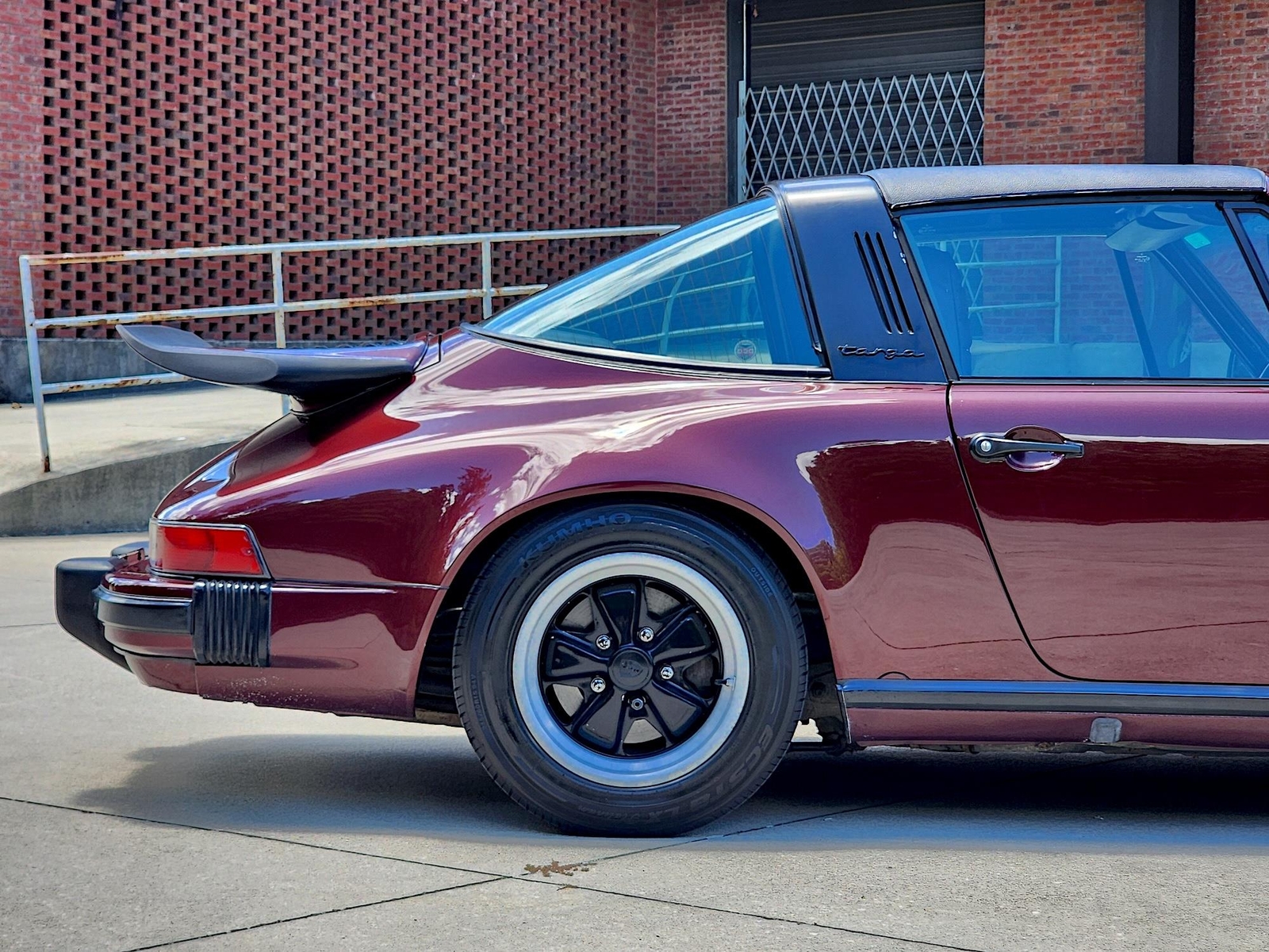 Porsche-911-1984-Targa-18