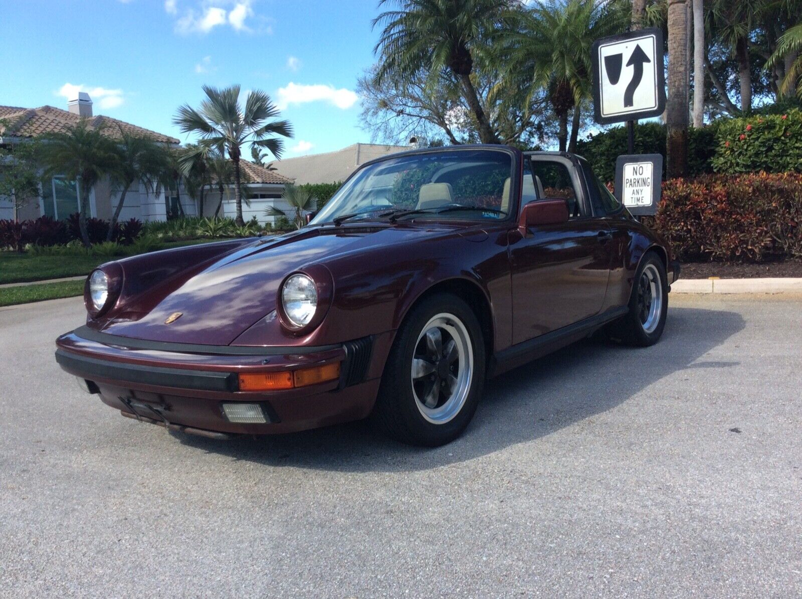 Porsche-911-1984-Targa-2