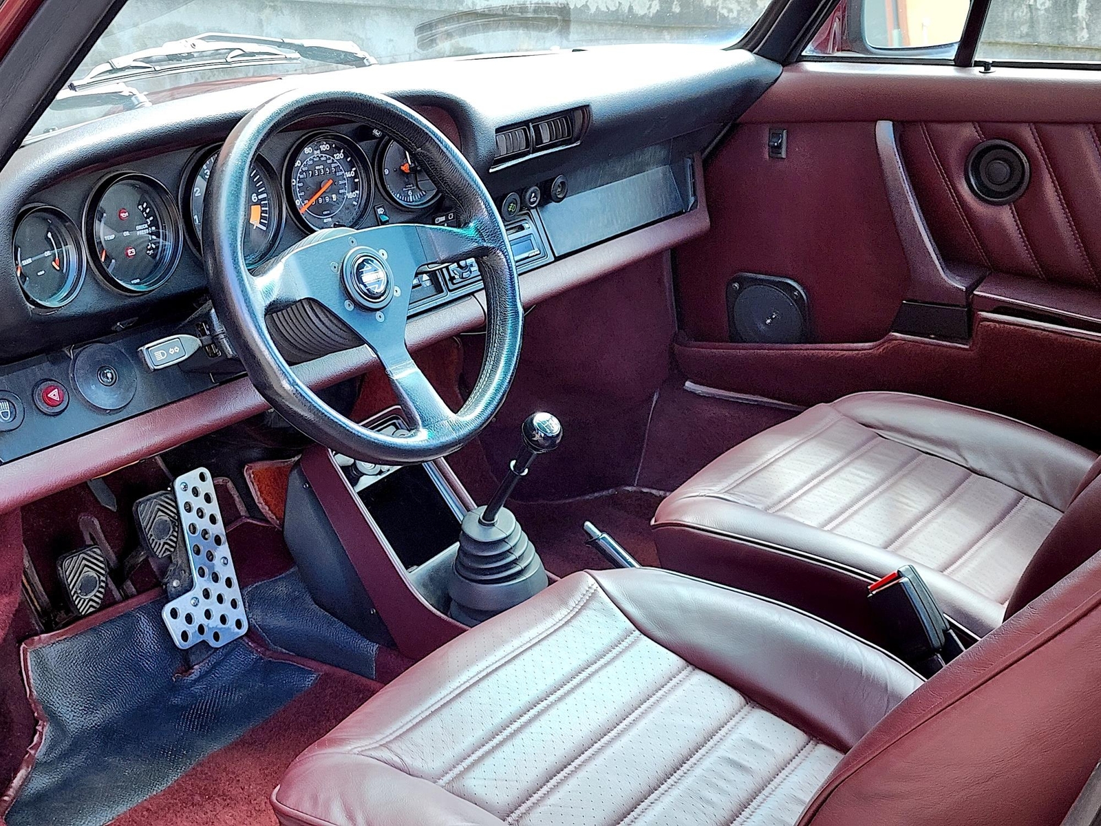 Porsche-911-1984-Targa-4
