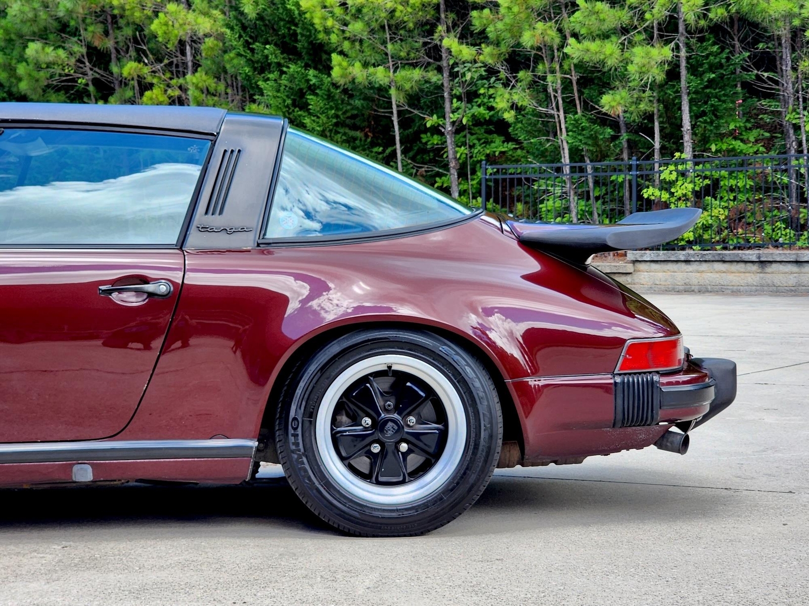 Porsche-911-1984-Targa-9