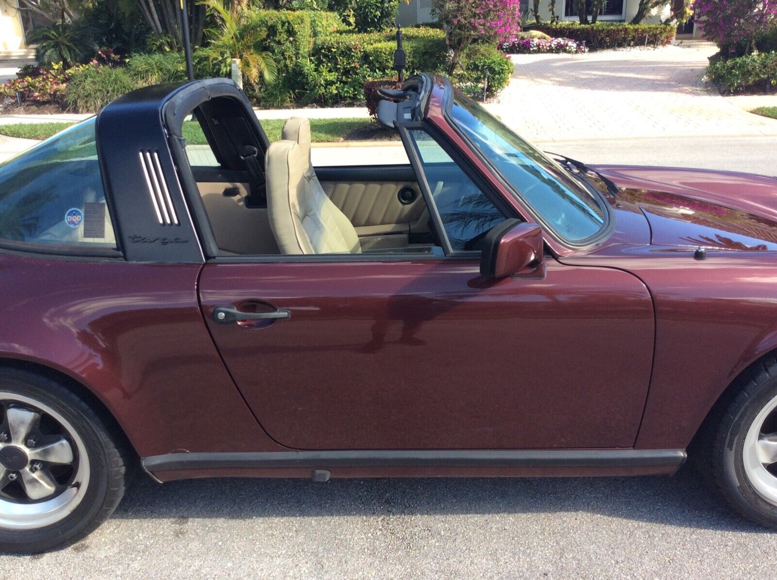 Porsche-911-1984-Targa-9