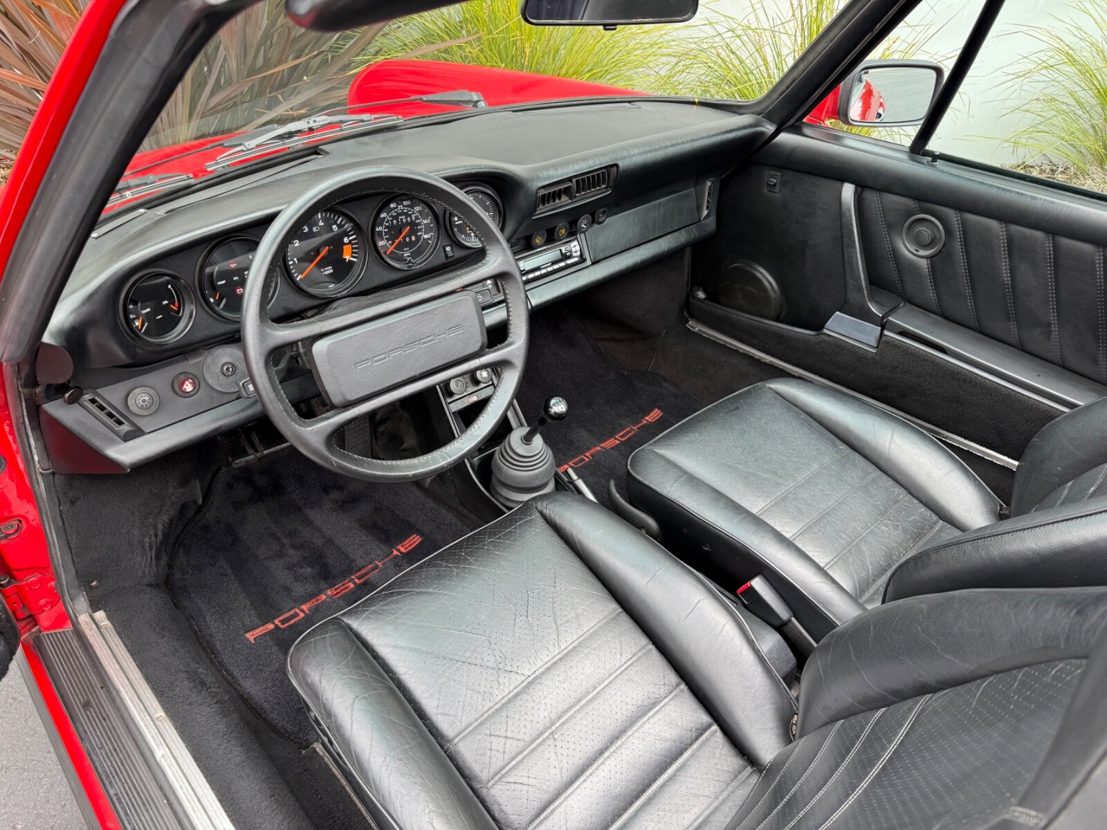 Porsche-911-1985-10
