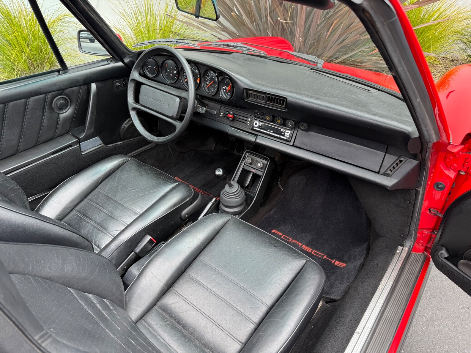 Porsche-911-1985-11
