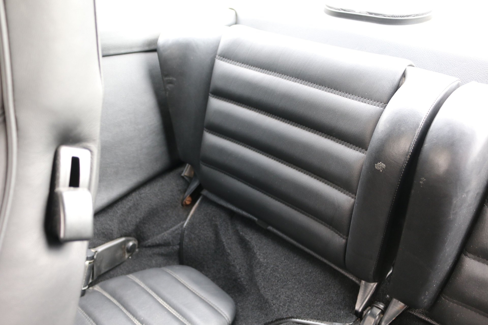 Porsche-911-1985-14