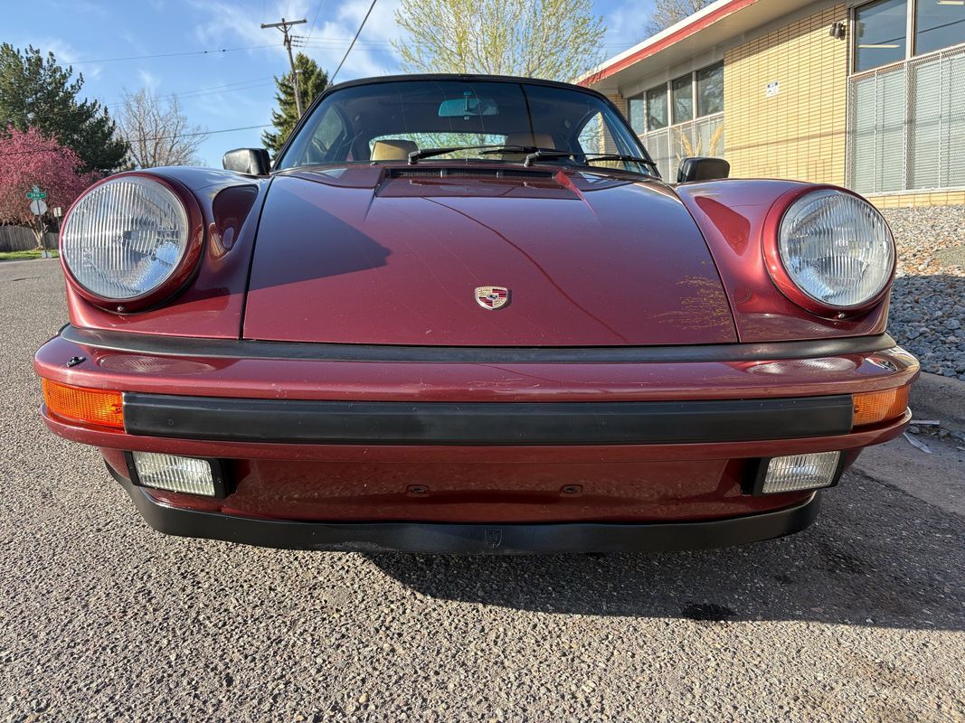 Porsche-911-1985-17