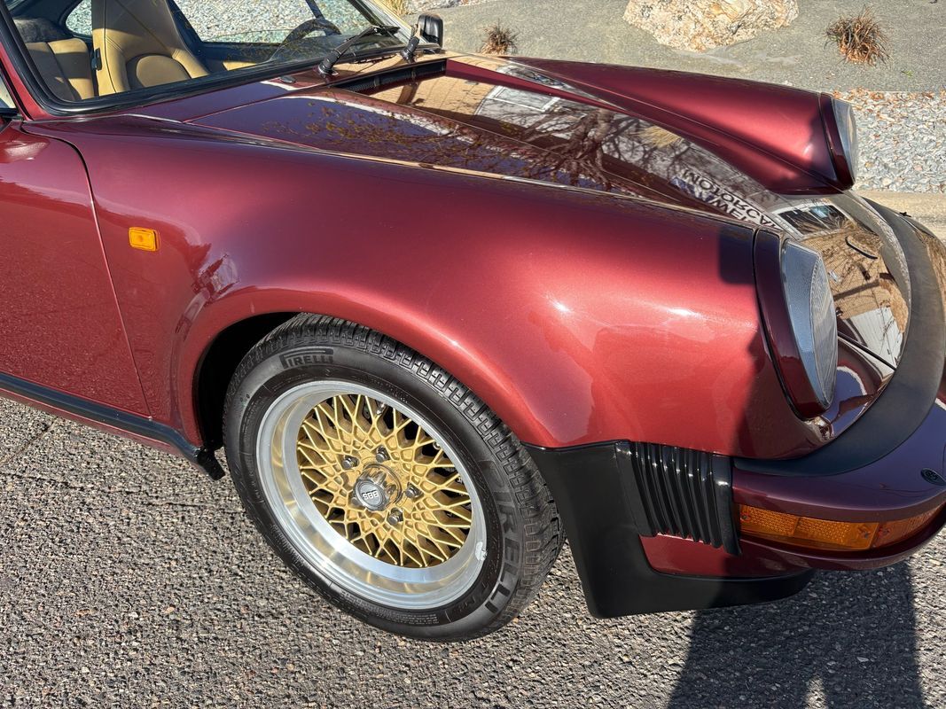Porsche-911-1985-18