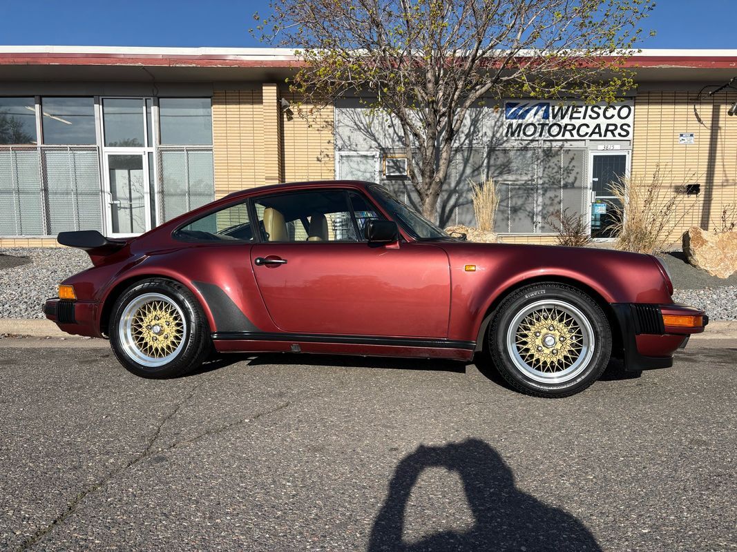 Porsche-911-1985-2