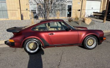 Porsche-911-1985-24