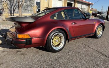 Porsche-911-1985-27