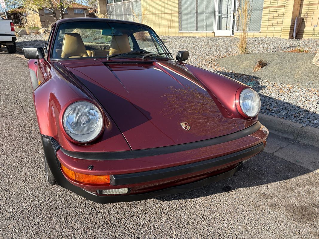 Porsche-911-1985-33