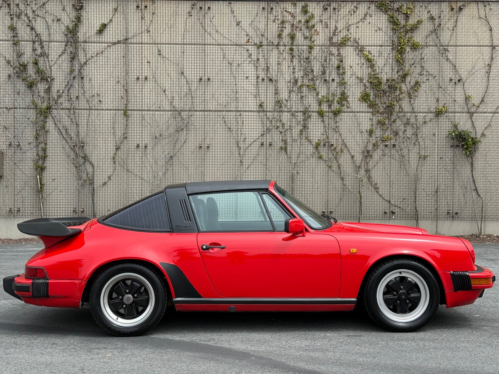 Porsche-911-1985-4