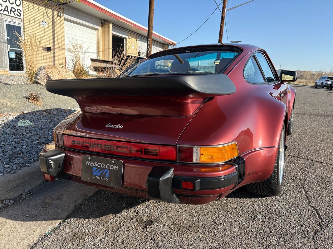 Porsche-911-1985-4